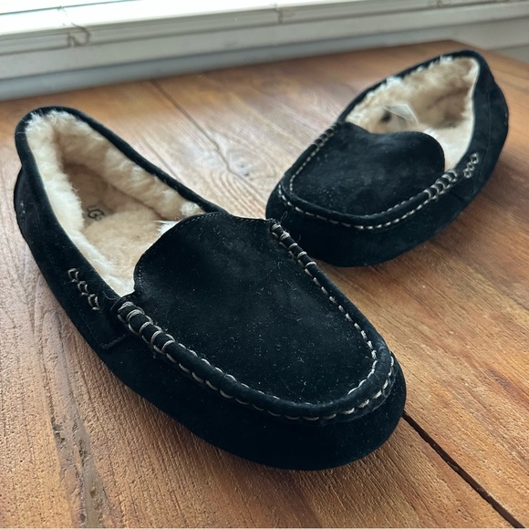 Ugg Ansley Slipper Black Water Resistant Suede - Picture 1 of 9